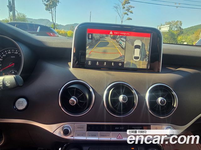Kia Stinger 2018 — photo 12
