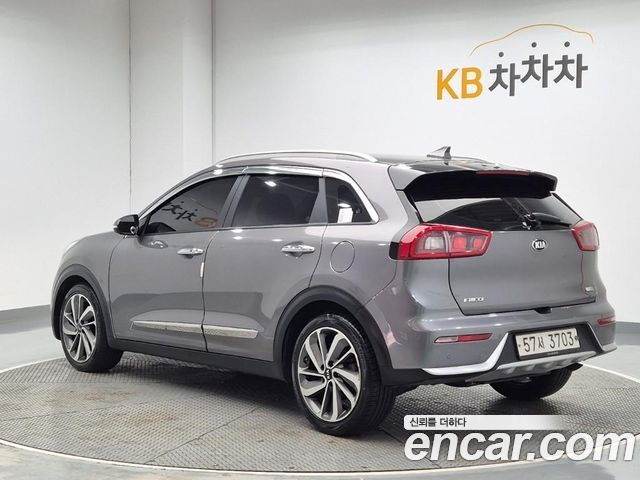 Kia Niro 2017 — photo 2