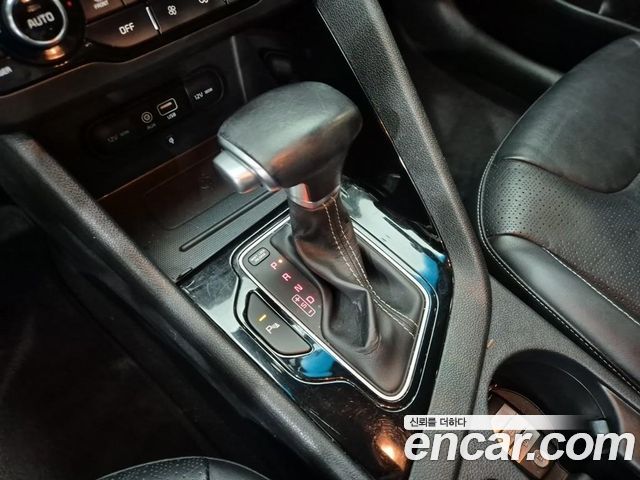 Kia Niro 2017 — photo 8