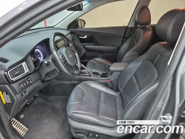 Kia Niro 2017 — photo 11