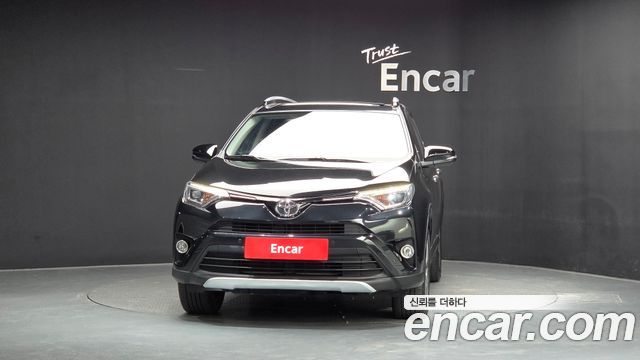Toyota RAV4 2018 — photo 3