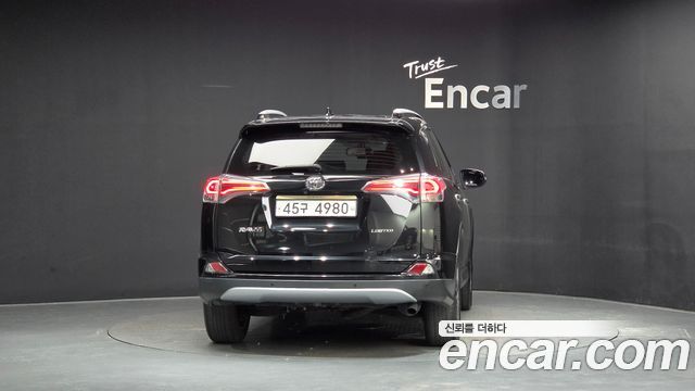 Toyota RAV4 2018 — photo 4