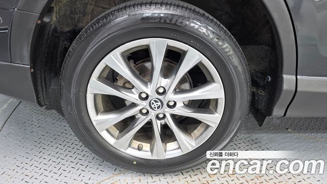Toyota RAV4 2018 — photo 5