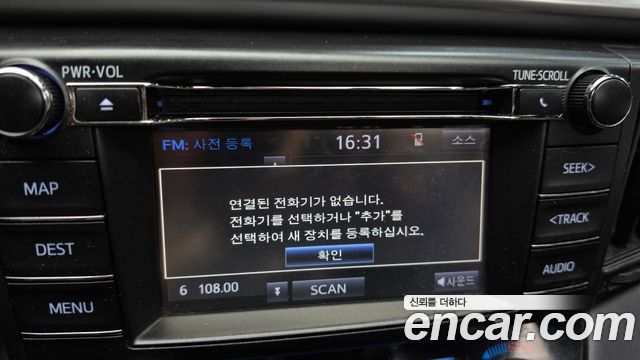 Toyota RAV4 2018 — photo 16