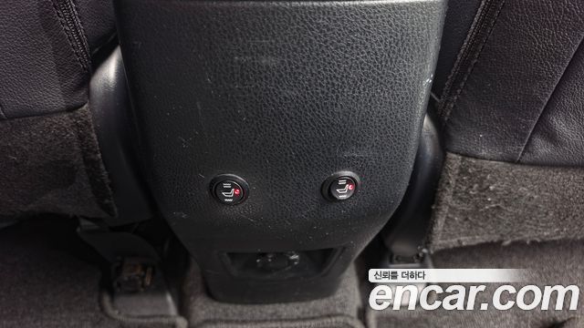 Toyota RAV4 2018 — photo 17