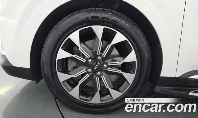Kia Canival 2023 — photo 5
