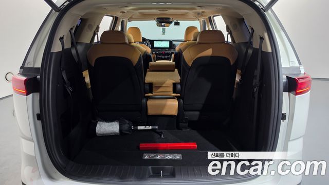 Kia Canival 2023 — photo 23