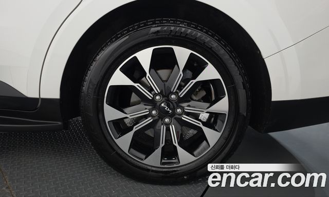 Kia Canival 2023 — photo 7