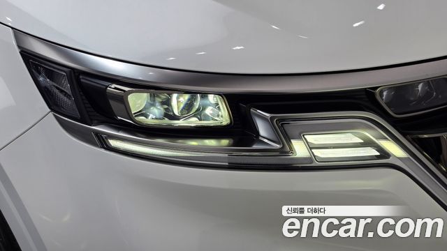 Kia Canival 2023 — photo 8