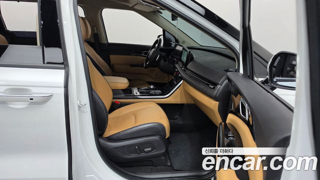 Kia Canival 2023 — photo 16