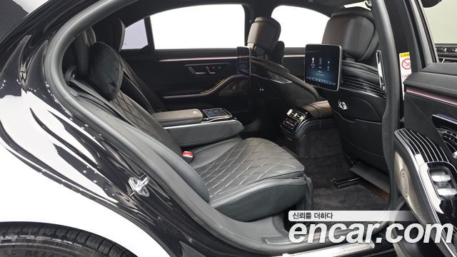 Mercedes-Benz S-Class 2021 — photo 17