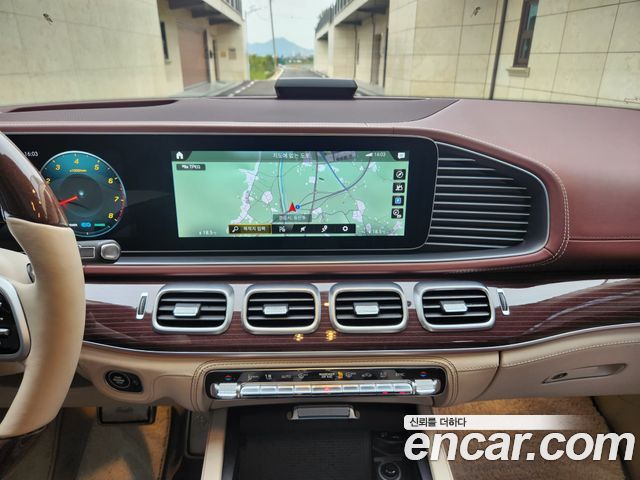 Mercedes-Benz GLS-Class 2021 — photo 14