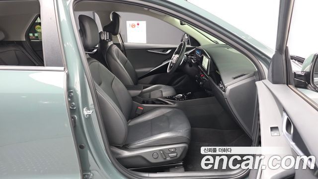 Kia Niro 2023 — photo 17