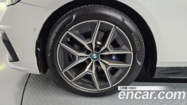 BMW 5-Series 2024 — photo 5