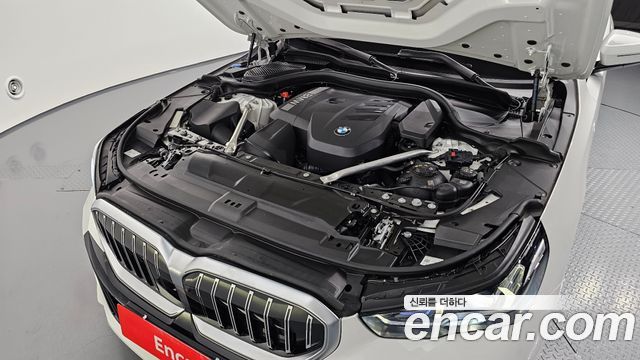 BMW 5-Series 2024 — photo 6
