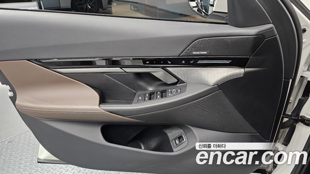 BMW 5-Series 2024 — photo 14