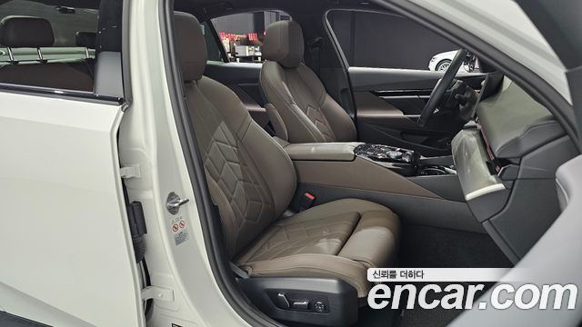 BMW 5-Series 2024 — photo 16