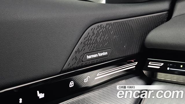 BMW 5-Series 2024 — photo 30