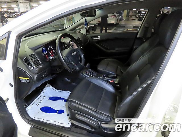 Kia K3 2015 — photo 6