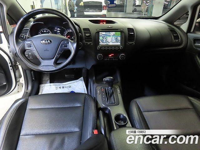 Kia K3 2015 — photo 10