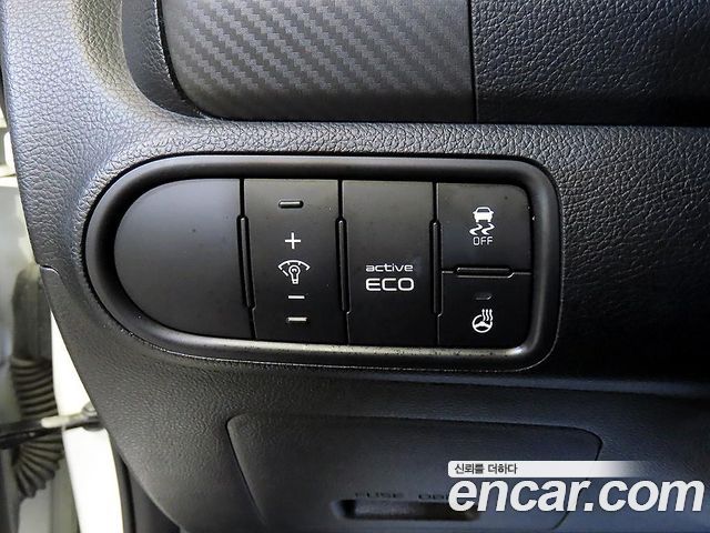 Kia K3 2015 — photo 14