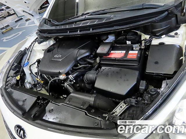 Kia K3 2015 — photo 19