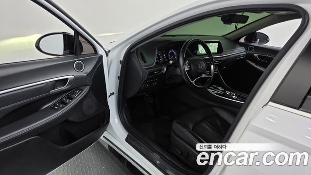 Hyundai Sonata 2023 — photo 13