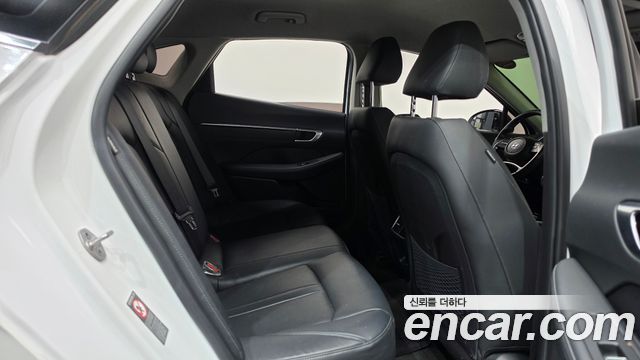 Hyundai Sonata 2023 — photo 24