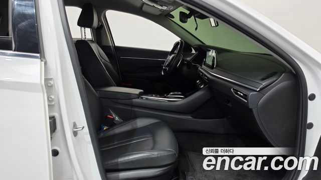 Hyundai Sonata 2023 — photo 16