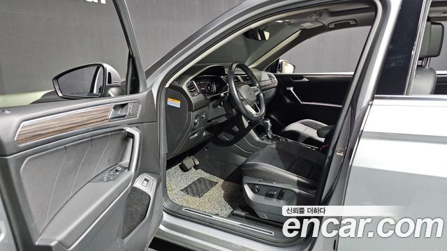 Volkswagen Tiguan 2022 — photo 10