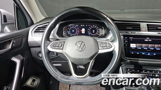 Volkswagen Tiguan 2022 — photo 11