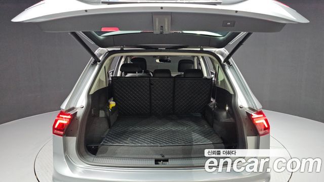 Volkswagen Tiguan 2022 — photo 20