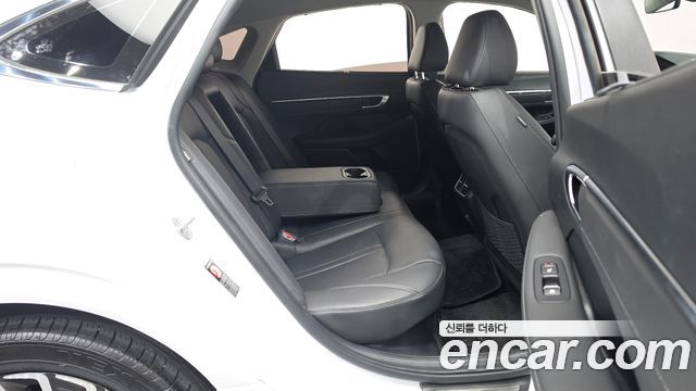 Hyundai Sonata 2023 — photo 12