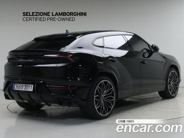 Lamborghini Urus 2025 — photo 2