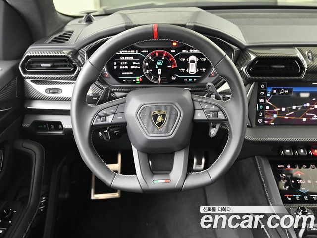 Lamborghini Urus 2025 — photo 13