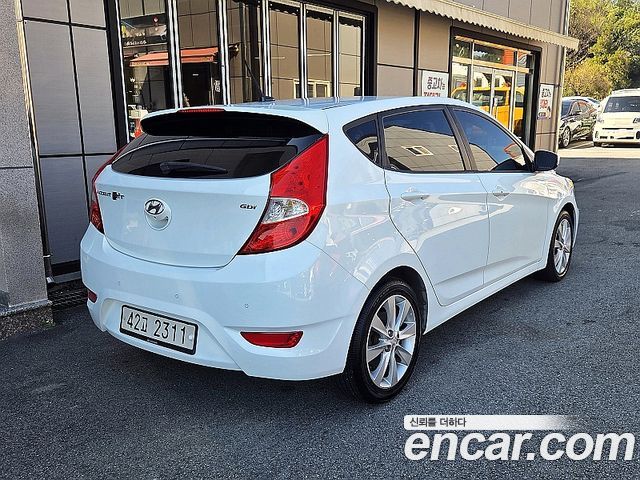 Hyundai Accent 2012 — photo 3