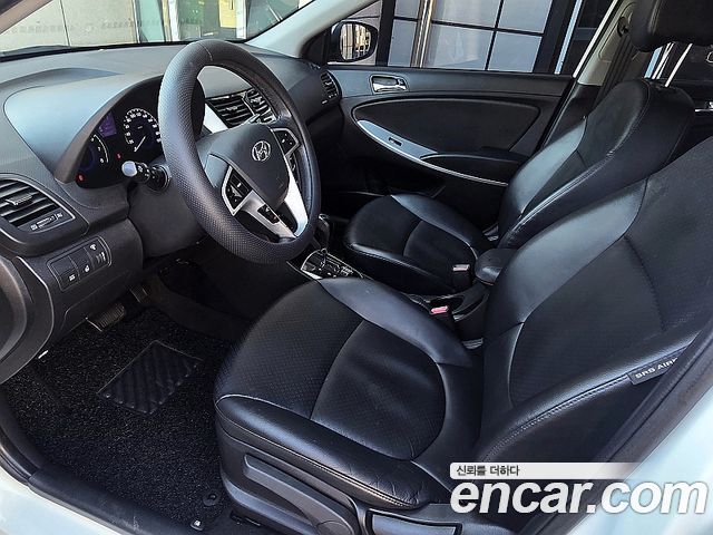 Hyundai Accent 2012 — photo 7