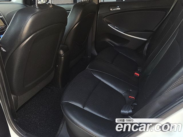 Hyundai Accent 2012 — photo 8
