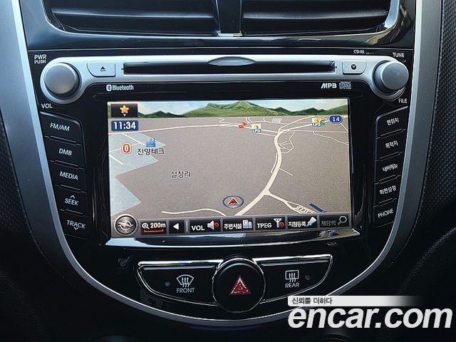 Hyundai Accent 2012 — photo 11