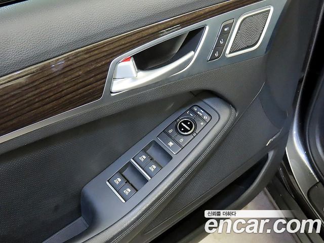 Genesis G80 2017 — photo 12