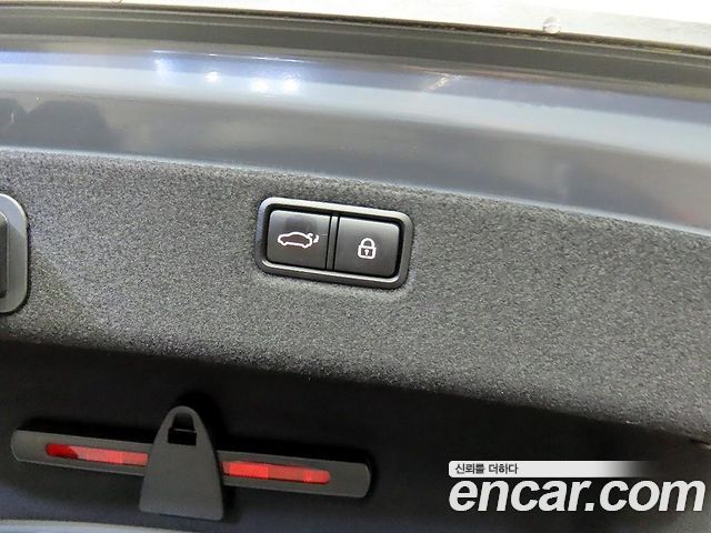 Genesis G80 2017 — photo 16