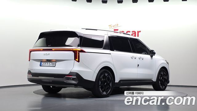 Kia Canival 2025 — photo 2