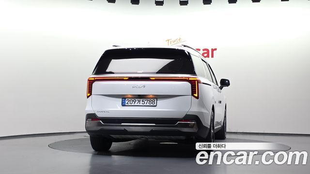 Kia Canival 2025 — photo 4