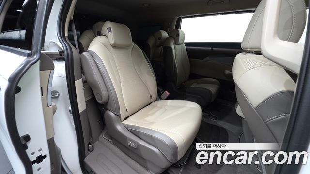 Kia Canival 2025 — photo 18
