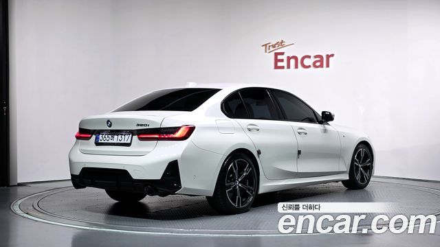 BMW 3-Series 2023 — photo 2
