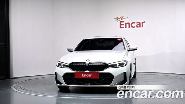 BMW 3-Series 2023 — photo 3