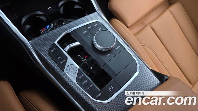BMW 3-Series 2023 — photo 9