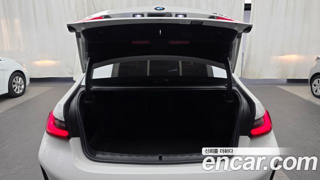 BMW 3-Series 2023 — photo 20