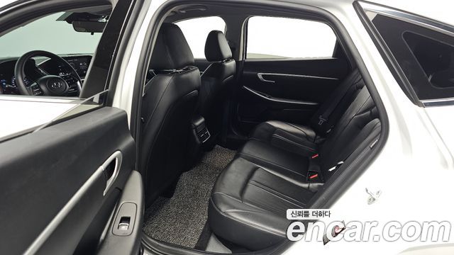 Hyundai Sonata 2021 — photo 17