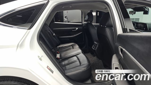 Hyundai Sonata 2021 — photo 18